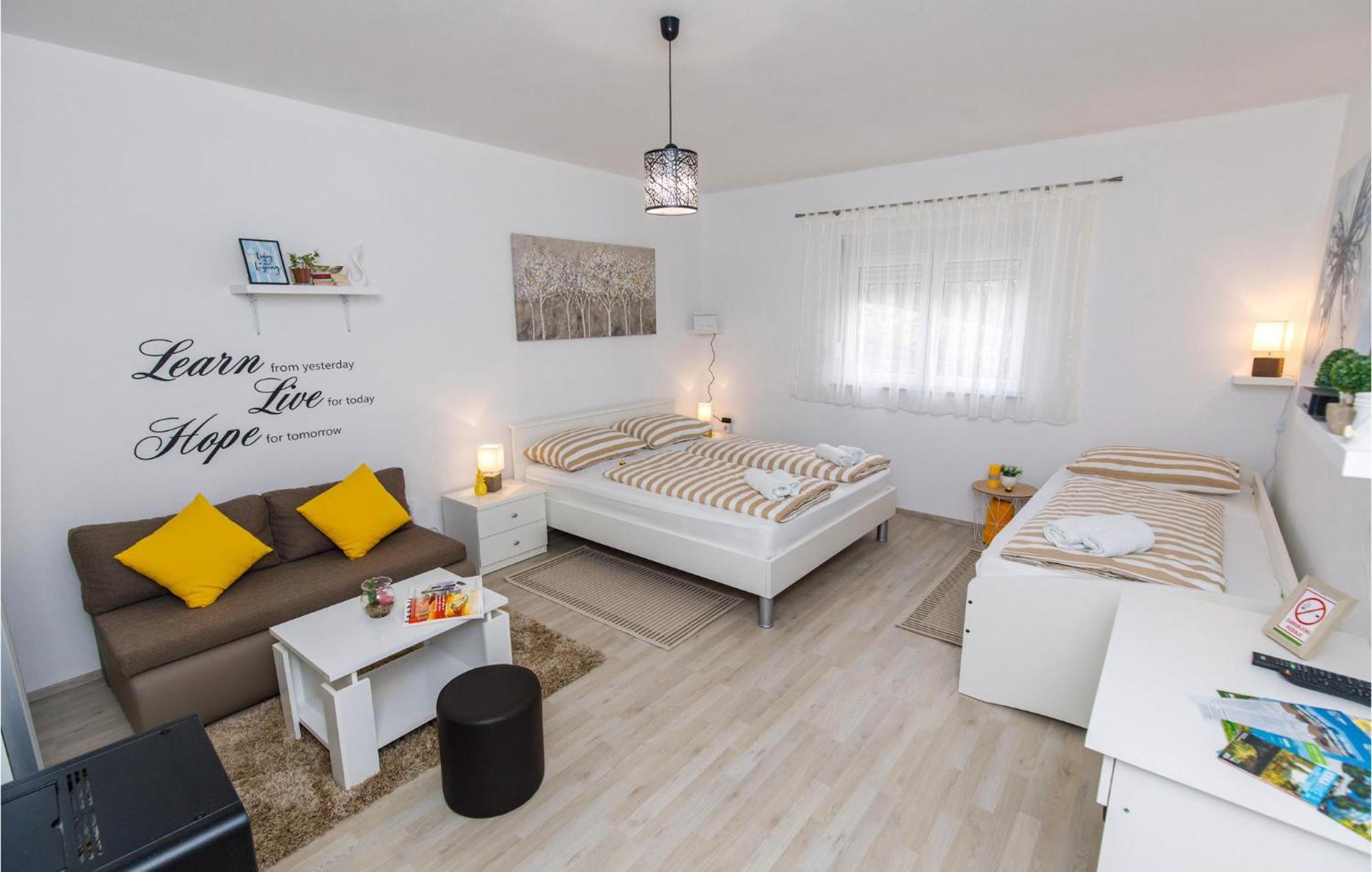 Gorgeous Home In Knin With Kitchen Kovacic Extérieur photo